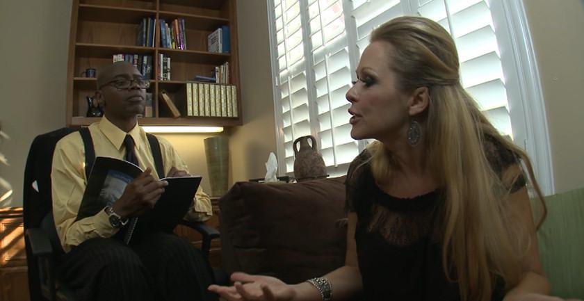 16P Dyana Lauren fucks her black psychiatrists big rod