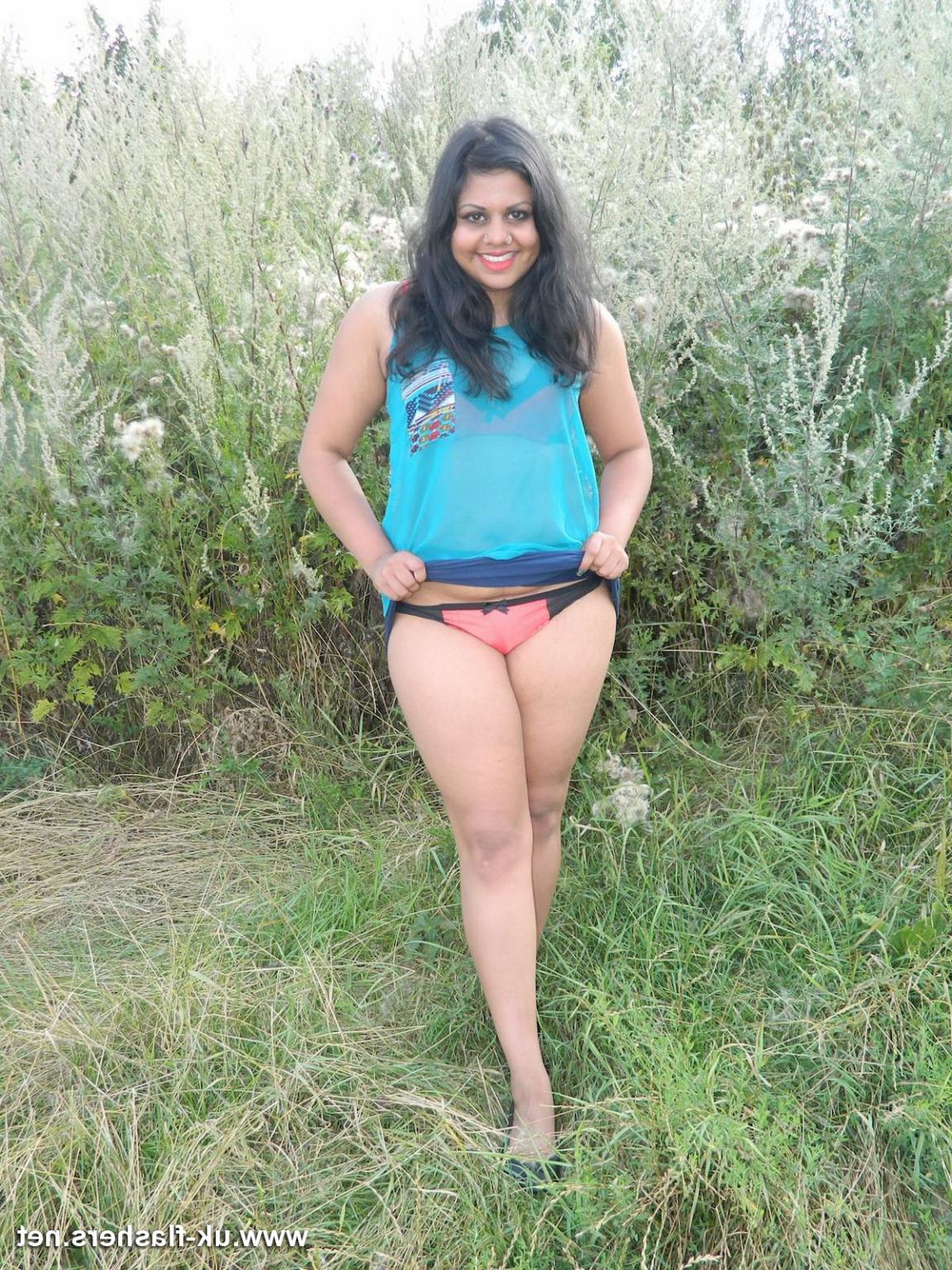 16P Amateur Indian exhibitionist plays with her pussy in public