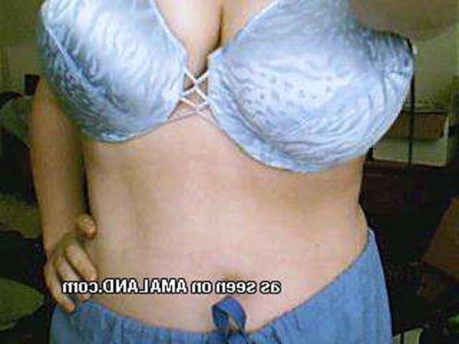 16P Busty chick showing her tits on cam