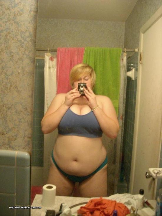 16P Short-haired BBW camwhoring for her BF