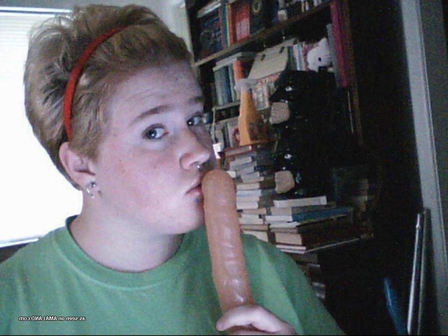 16P Short-haired BBW camwhoring for her BF
