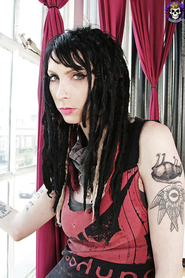 15P Skinny Tattooed Punk Girl