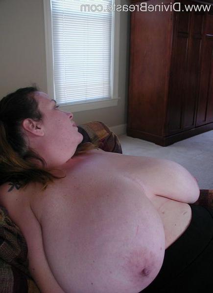 15P Chubby Huge Boobs