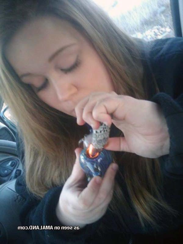 15P Collection of hot selfpics of thick amateur GFs