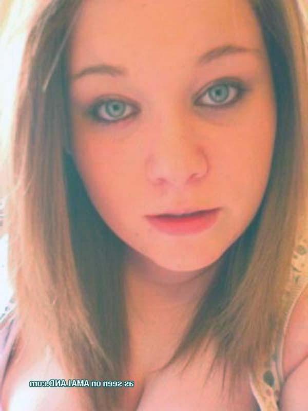 15P Collection of hot selfpics of thick amateur GFs