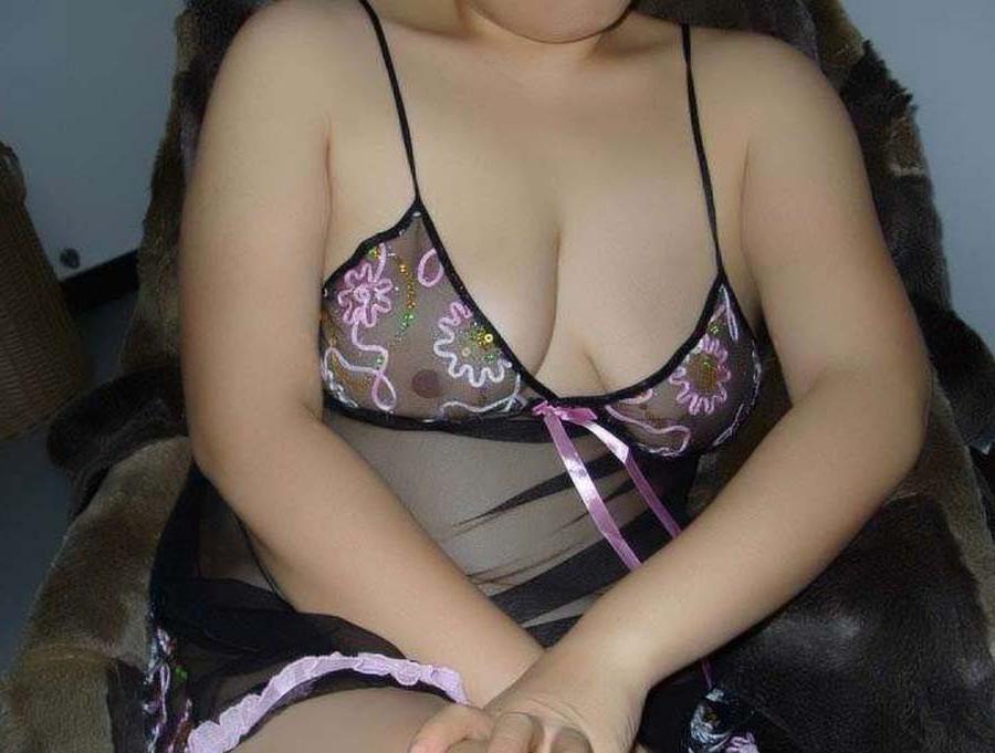 16P Pictures of a chubby GF in her kinky lingerie
