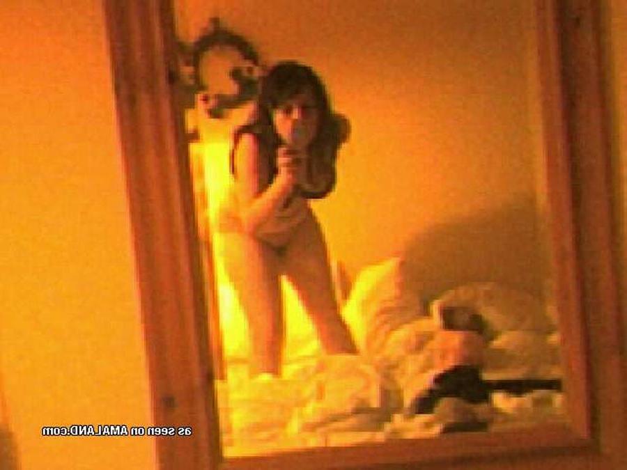 16P Busty emo chick naked and self-shooting