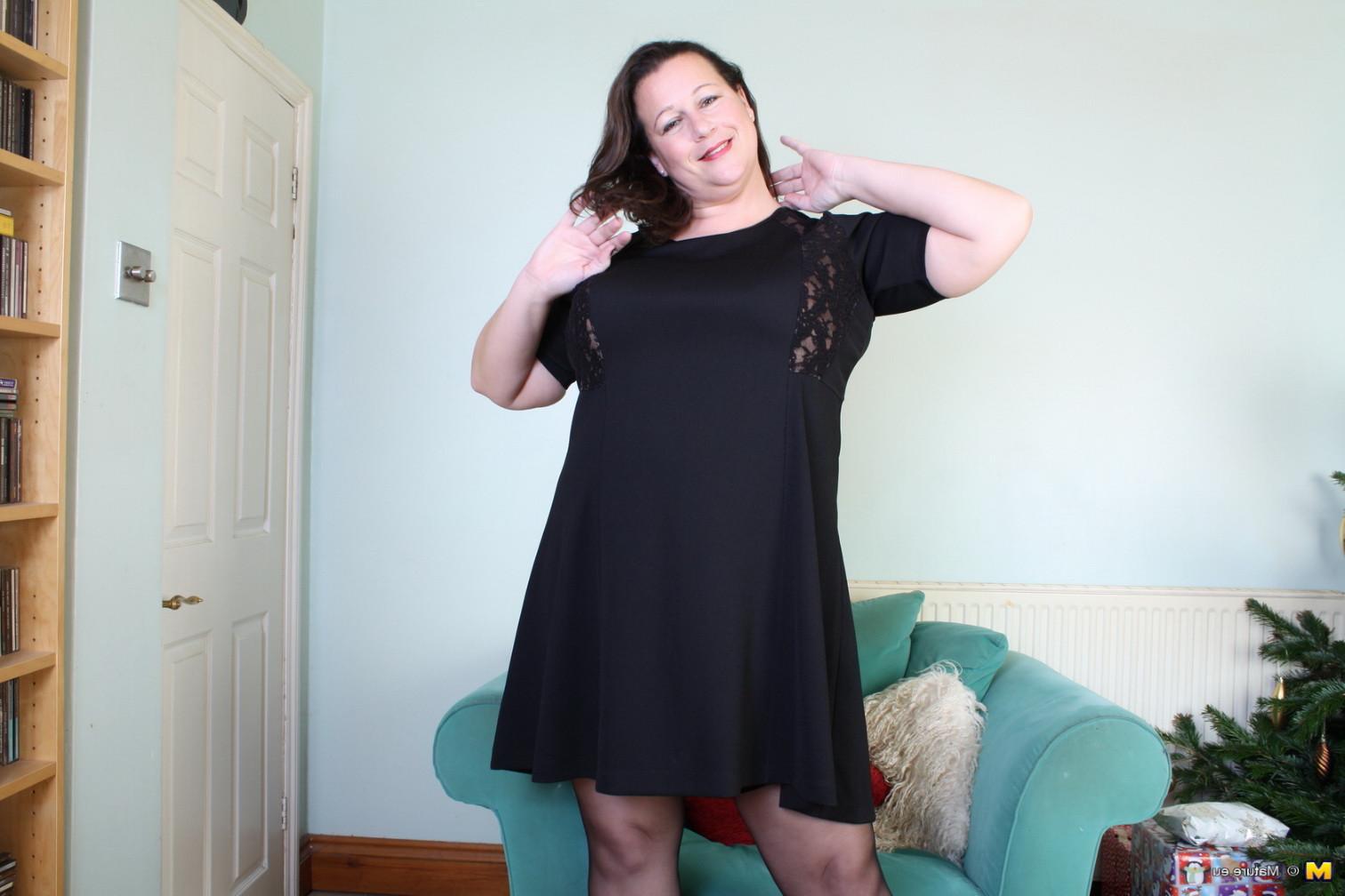 16P Chubby British mature lady teasing and showing off