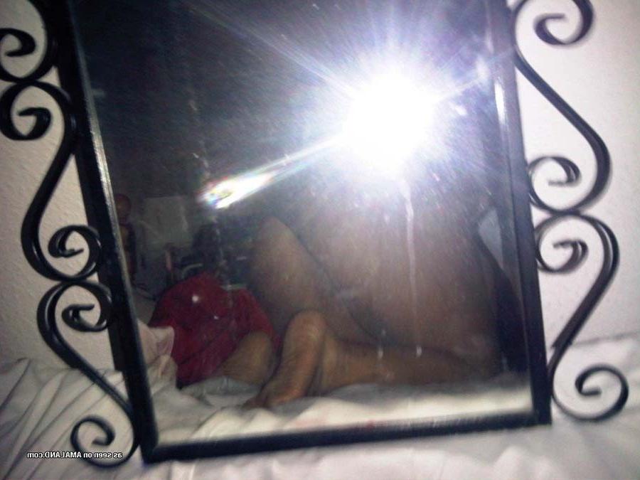 15P Pictures of an amateur chick with huge ass