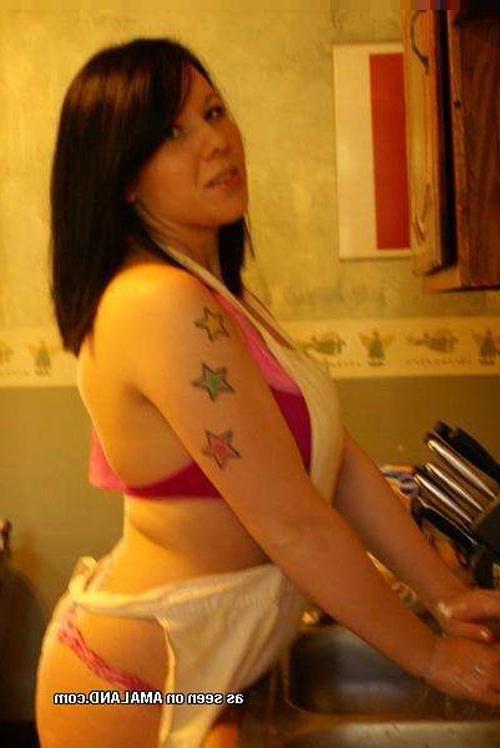 15P Curvy chick half-naked in the kitchen