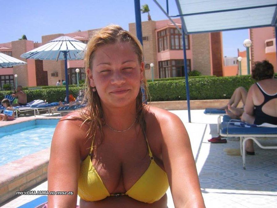 16P Picture gallery of wild plump honeys' hot selfpics