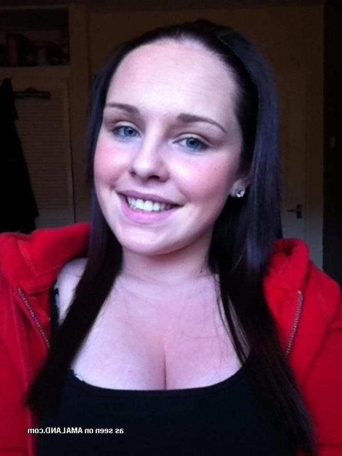 10P Collection of non-nude pics of a chubby teen