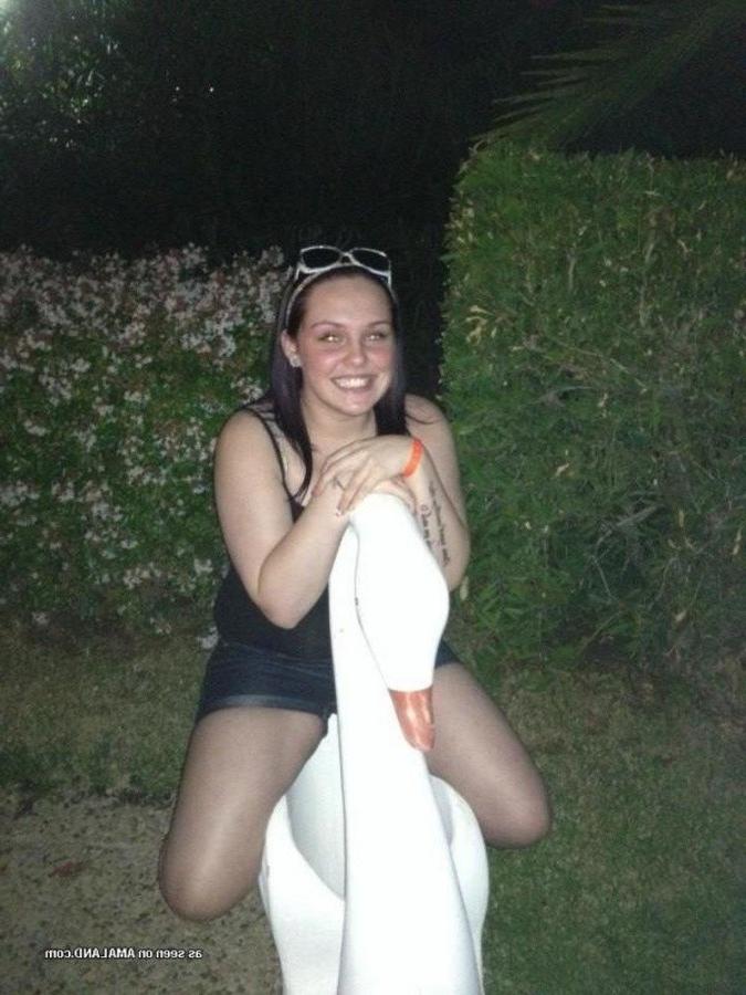 10P Collection of non-nude pics of a chubby teen