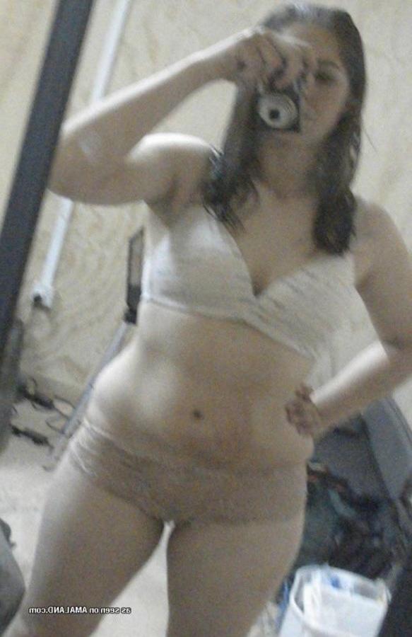 10P Set of an amateur chubby chick selfshooting at home
