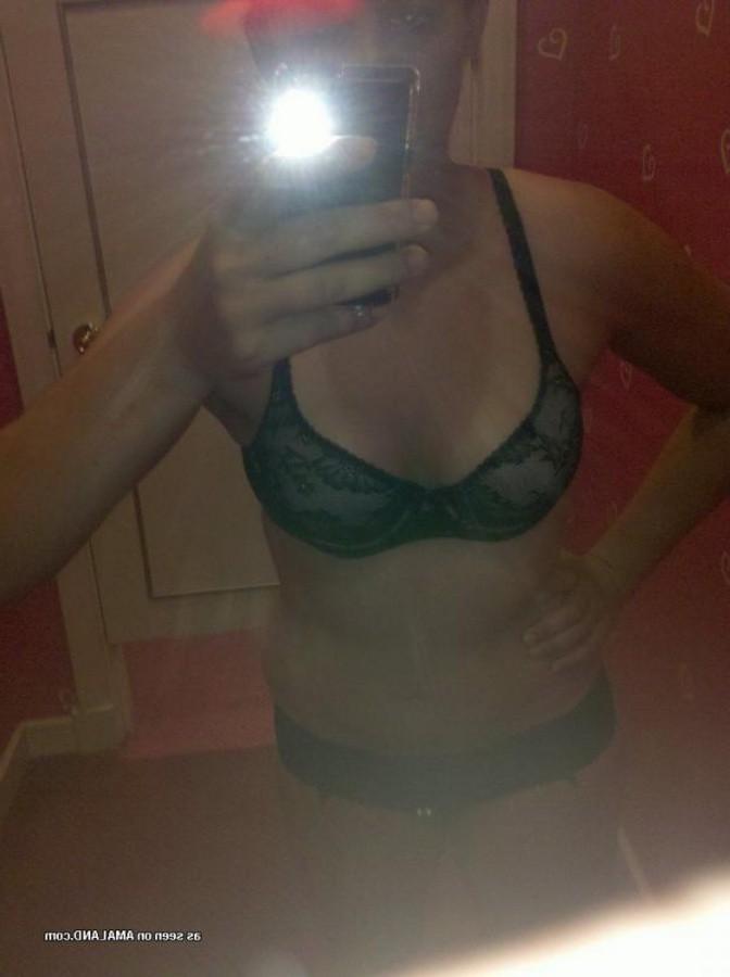10P Set of an amateur chubby chick selfshooting at home