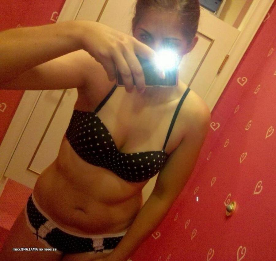 10P Set of an amateur chubby chick selfshooting at home