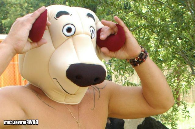 16P Chunky Fat Farmer Slut Banged In Paddock