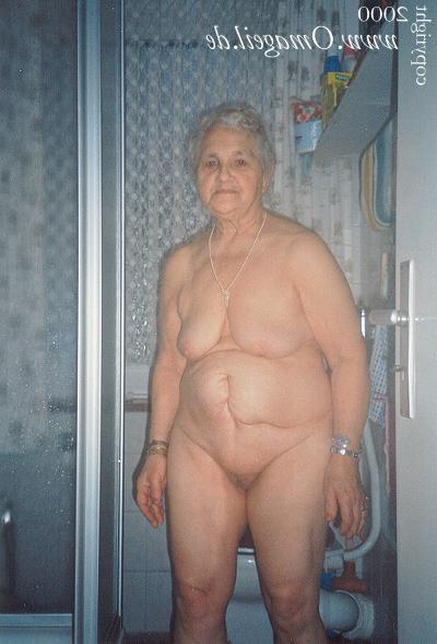 16P Nude older women make you dream