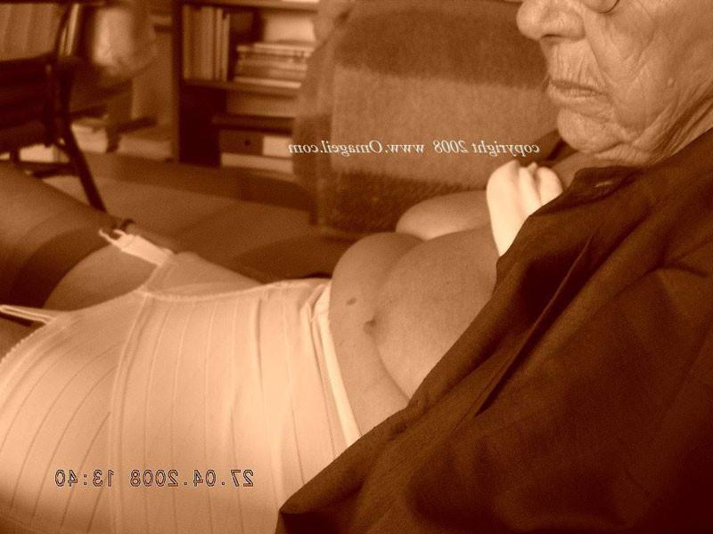 16P Nude older women make you dream
