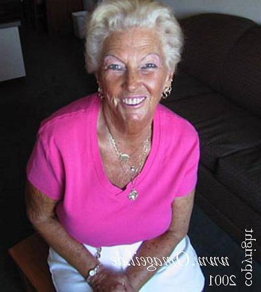 16P Nude older women make you dream