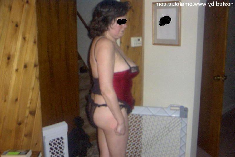 16P mature big boobs flashing