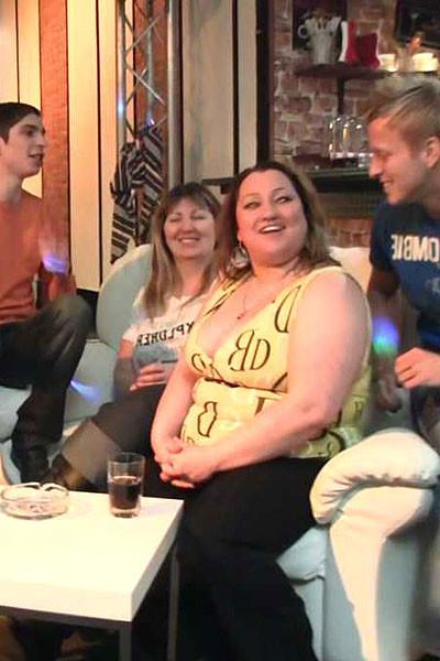 11P Fat girls strip nude and play dirty at the party where their bodies are worshipp