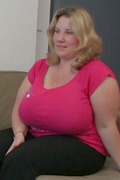 12P She likes the way this slender young guy makes her fat girl pussy feel with each