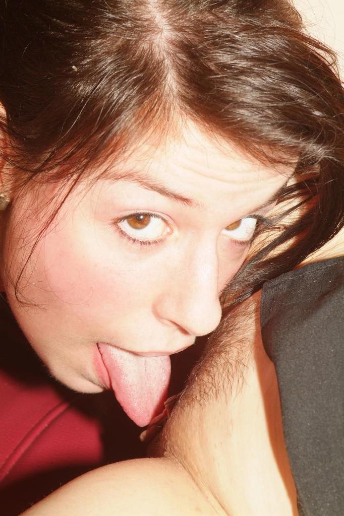 12P Chubby older babe Martha teaches a young hottie named Elvira a thing or two abou
