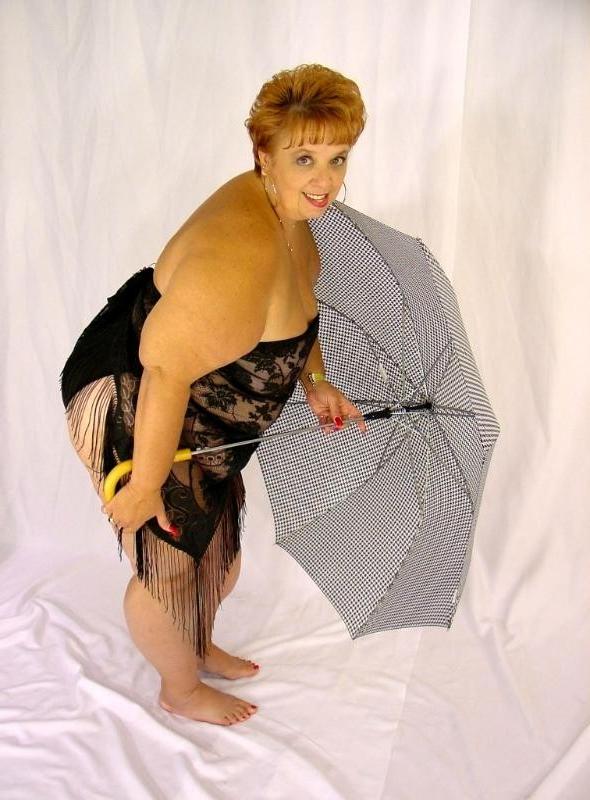 12P chubby blonde poses her fat juicy plump tits