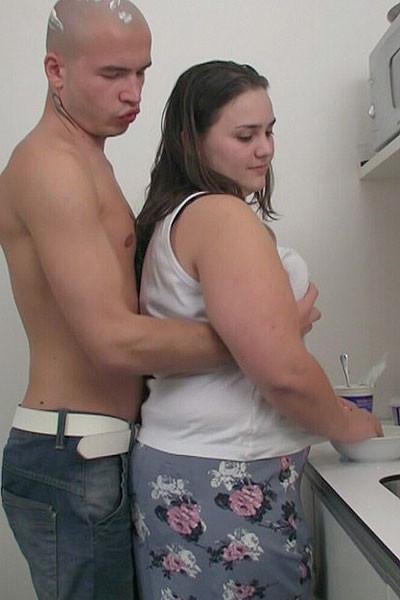12P The fabulous fat bitch gets fucked and her pussy is wet and sexy as the dude cra