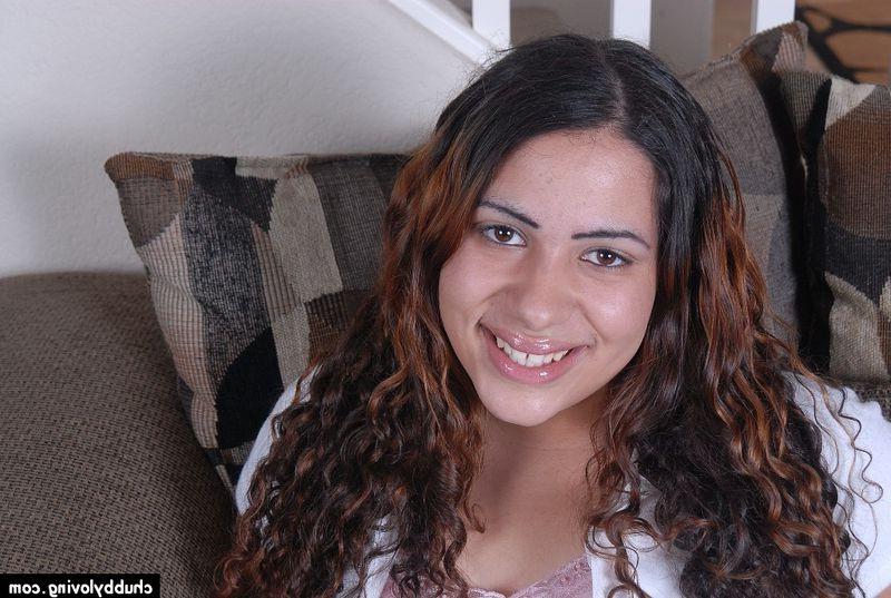 12P Plump Puerto Rican Showing off Her Pussy