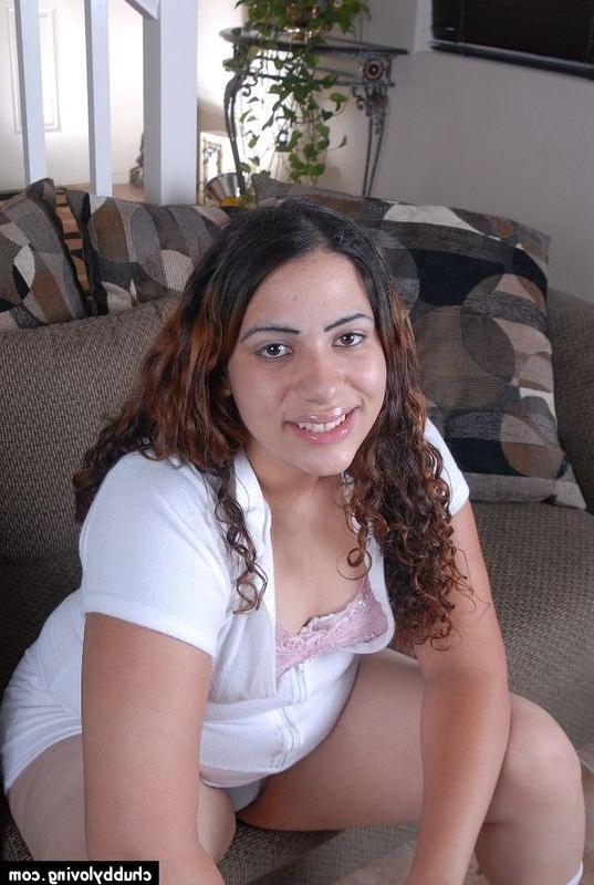 12P Plump Puerto Rican Showing off Her Pussy
