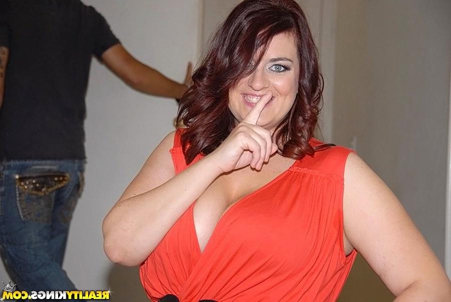 16P Chubby brunette amateur with nartual tits banged
