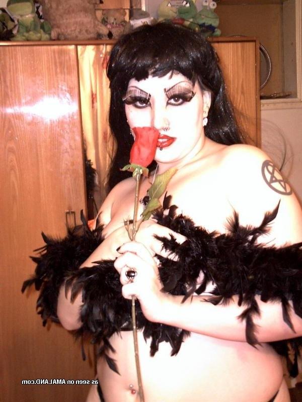 16P Hot goth in sexy lingerie posing slutty
