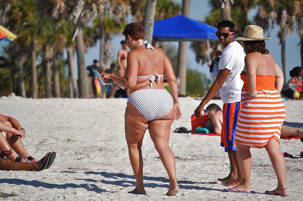 7P Spying on your Mom - Beach Voyeur