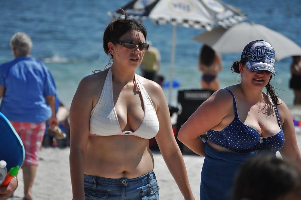 7P Spying on your Mom - Beach Voyeur
