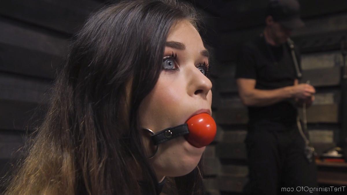 20P All Natural eighteen year old Anastasia Rose is hungry for pleasure but is she a