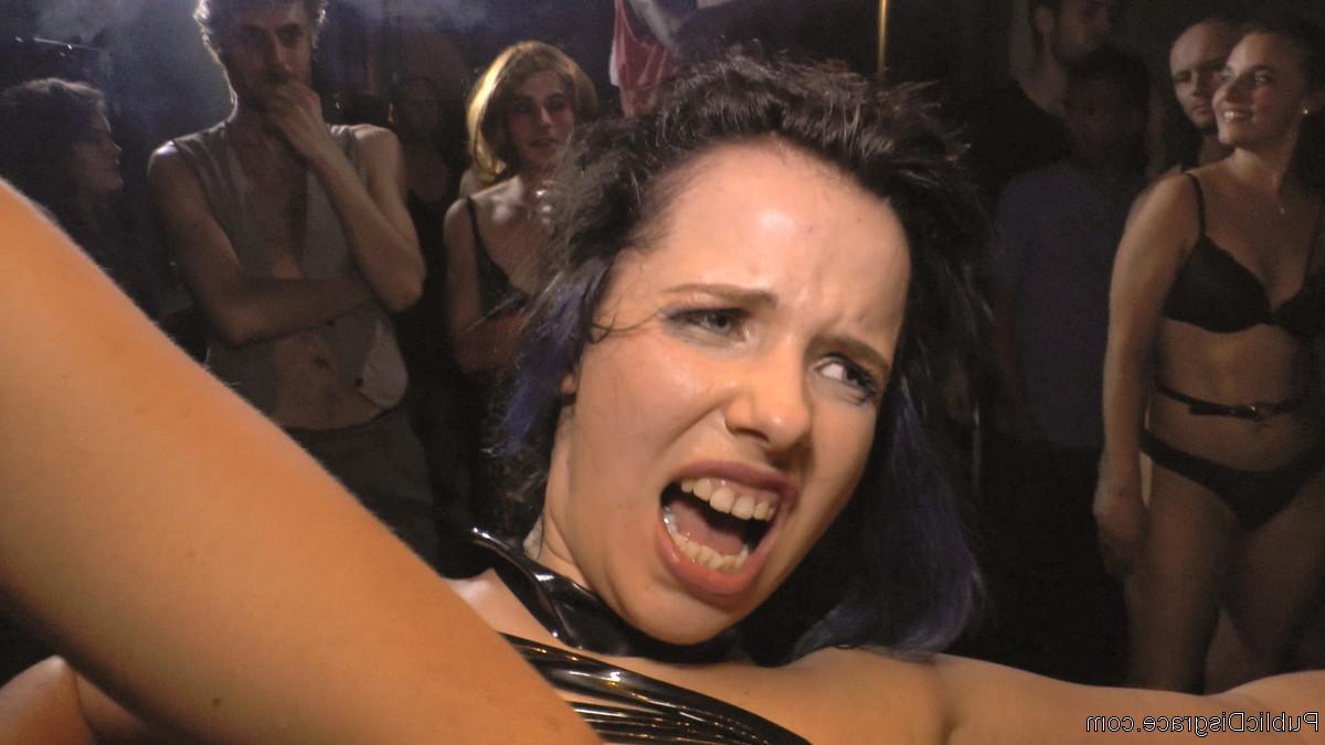 18P Busty Bitch Pina De Luxe is a Filthy Whore who needs Mona Wales to wash out her 