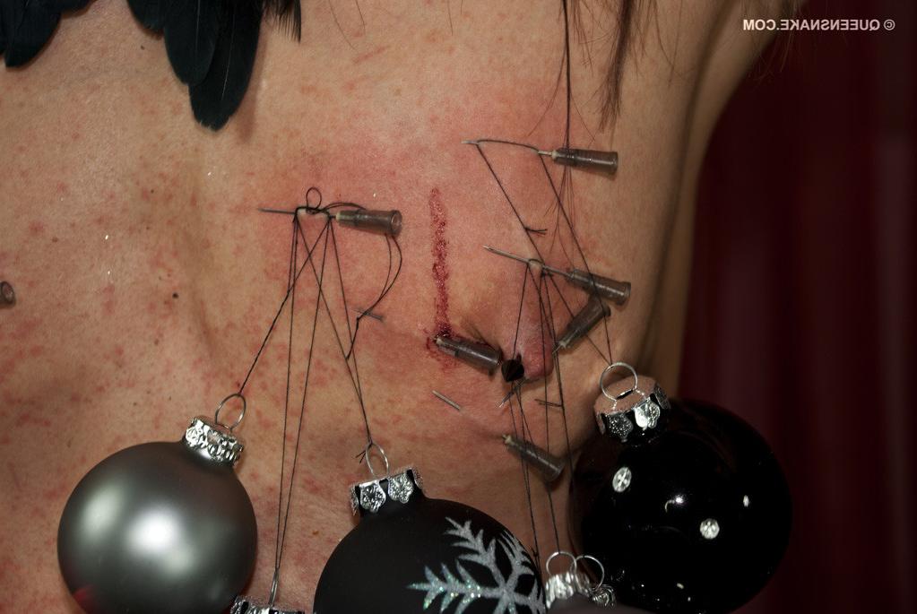 15P Real painslut Queensnake self torture