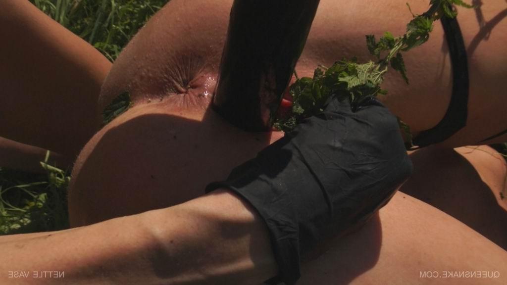 16P extreme and bizarre vaginal insertions