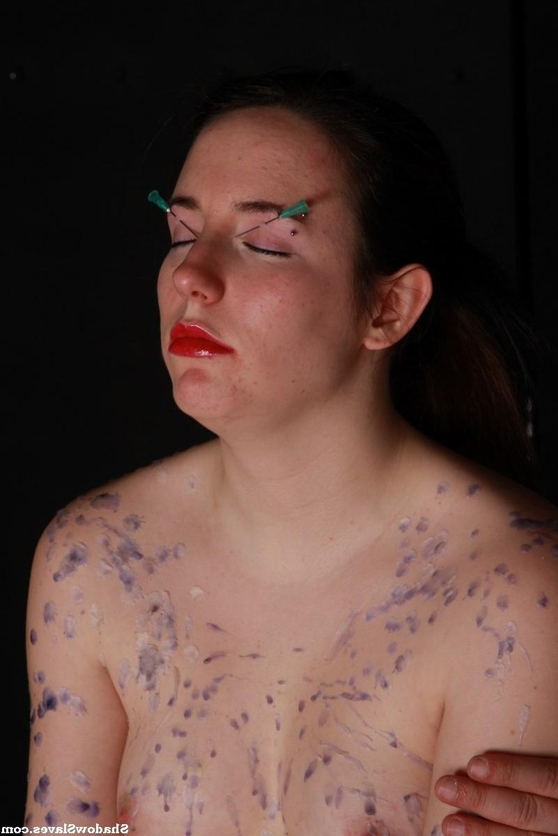 16P Needle punished Lyarah in extreme play piercing torture
