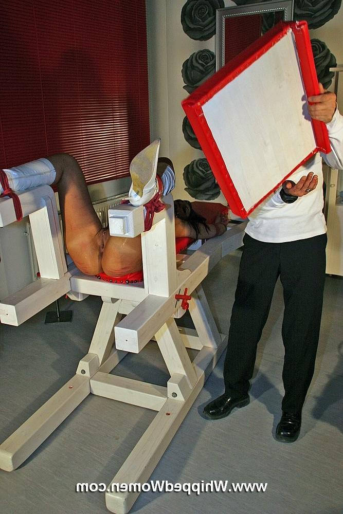 17P Pussy whipped on the torture chair