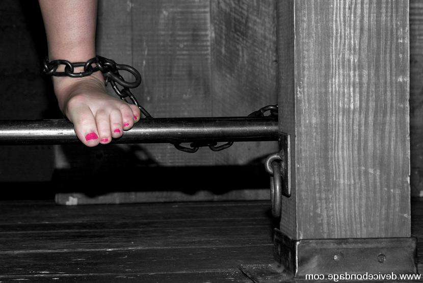 15P Samantha Sin and Jade Marx suffer in severe punishment bondage
