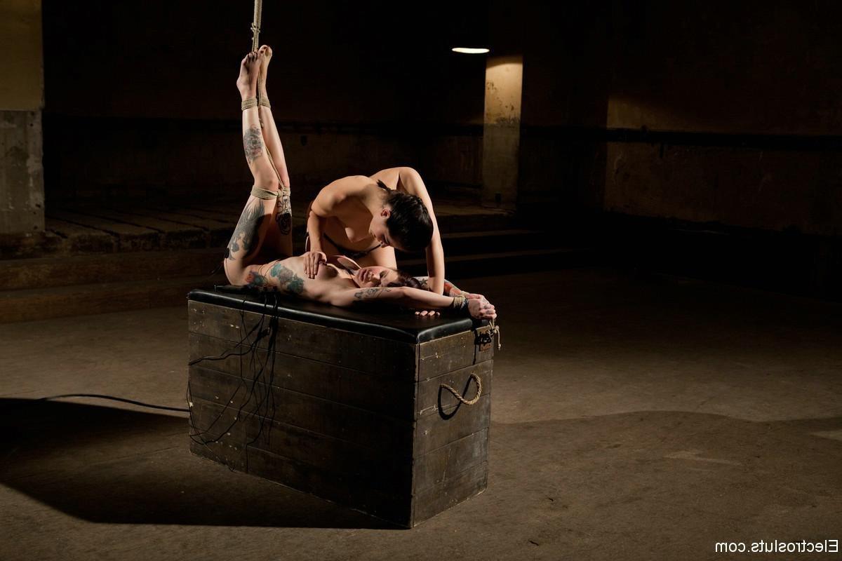 24P Tattooed babe is tied and fucked with electro strapon by lezdom