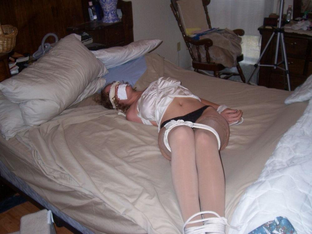 18P Kinky girlfriends get tied up and fucked gallery 18