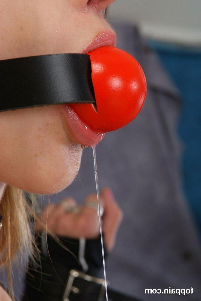 15P Kinky girlfriends tied up and fucked gallery 11