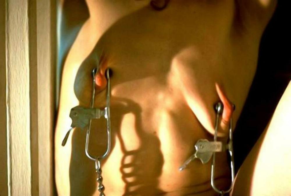 15P Kinky girlfriends tied up and fucked gallery 11