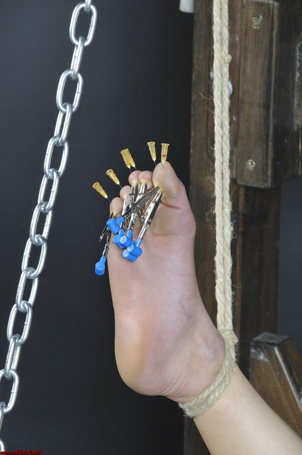 16P Japanese foot torture and extreme oriental fetish punishment