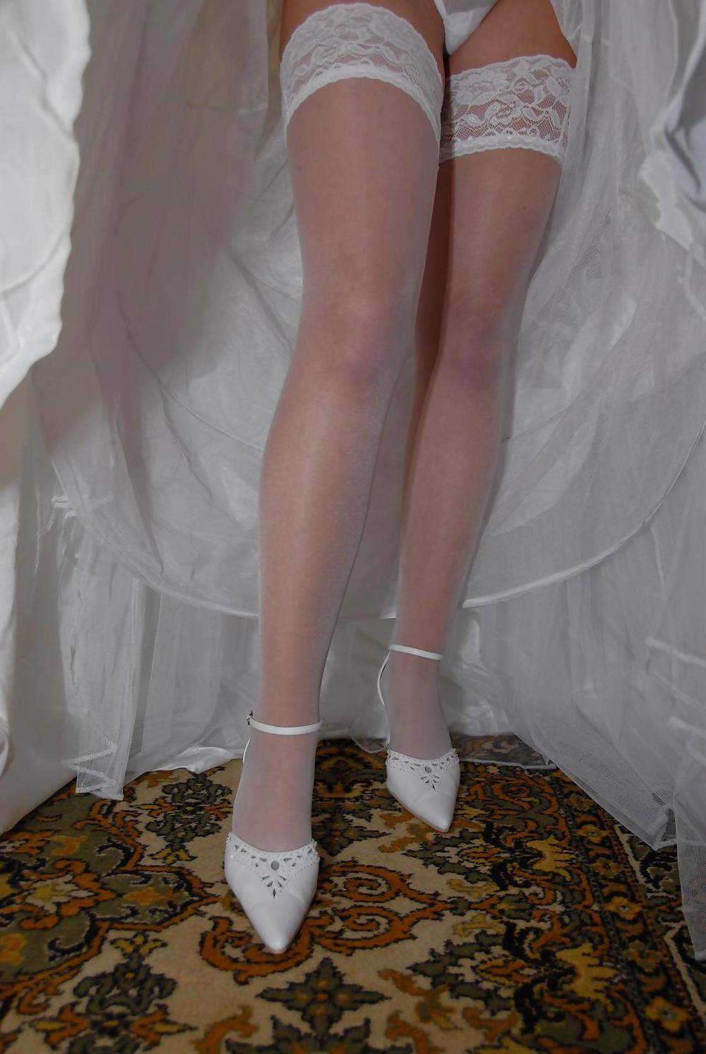 24P Wedding-Bride upskirt