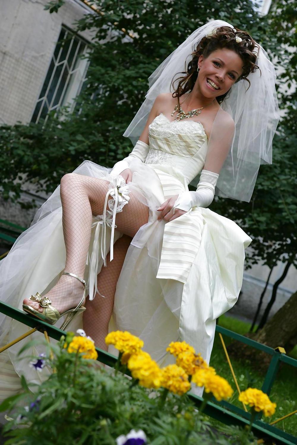 24P Wedding-Bride upskirt